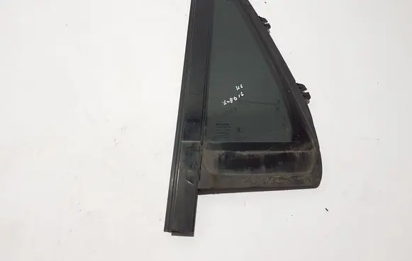 Volvo XC90 Rear vent window glass 31651871