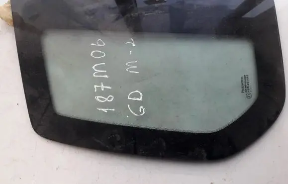 Mazda 2 Rear side window