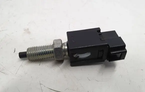 Clutch pedal sensor