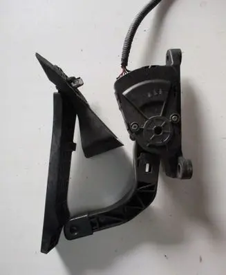 KIA K2500, K2700, K3000 Accelerator throttle pedal IAS1668A2S000