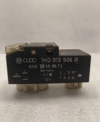 Volkswagen Golf III Coolant fan relay 898673 1H0919506B