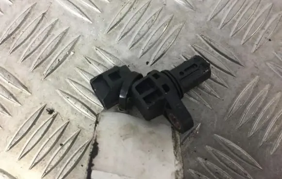 Mitsubishi Outlander Crankshaft position sensor J5T30771