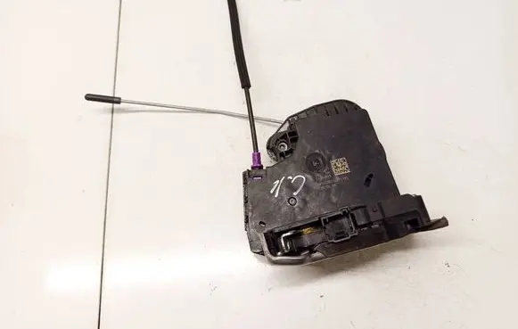 Opel Insignia B Rear door lock 915C3039077