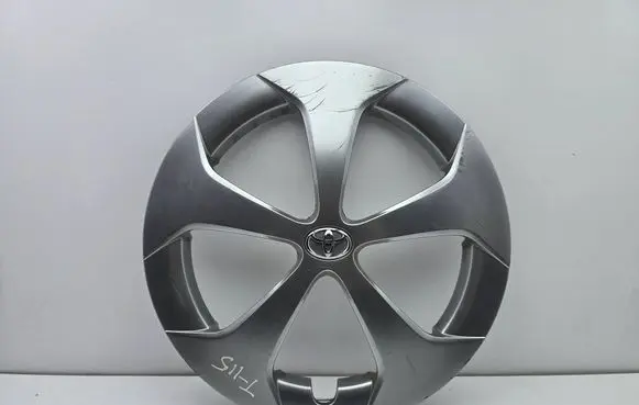 Toyota Prius (XW30) R16 wheel hub/cap/trim 4260247060