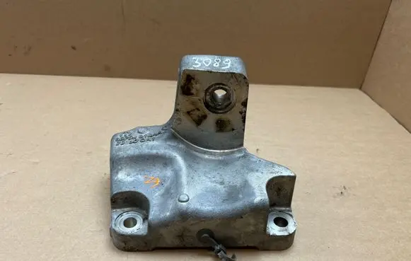 Jeep Wrangler Gearbox mounting bracket 68284616AA