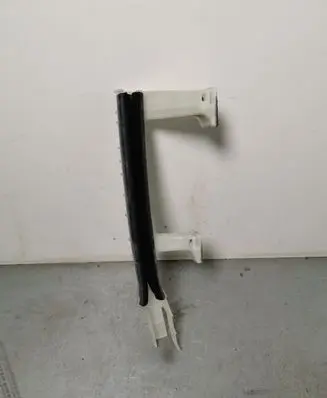 Opel Grandland X Front door windshield rail 9821863080