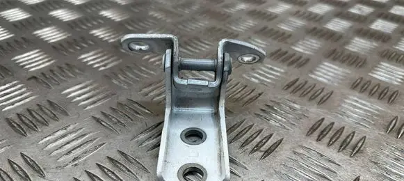 Toyota RAV 4 (XA40) Rear door lower hinge