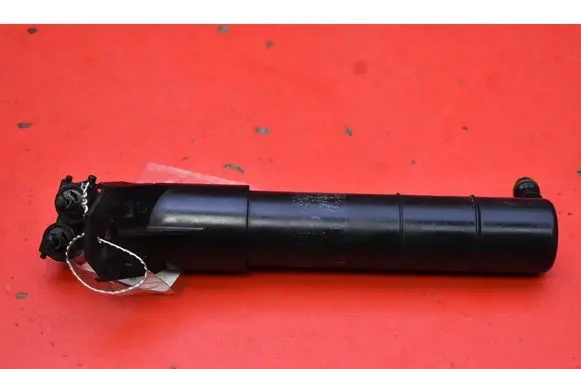 Volkswagen Golf IV Windshield washer spray nozzle 