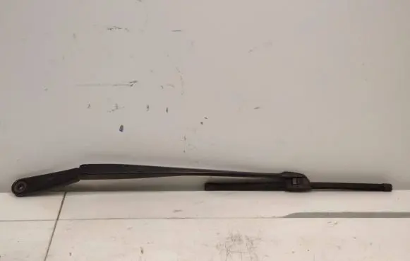 BMW 6 F12 F13 Windshield/front glass wiper blade 7203156