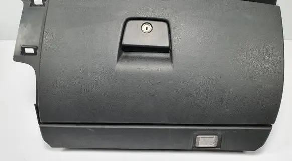 Volvo C70 Glove box 39871860