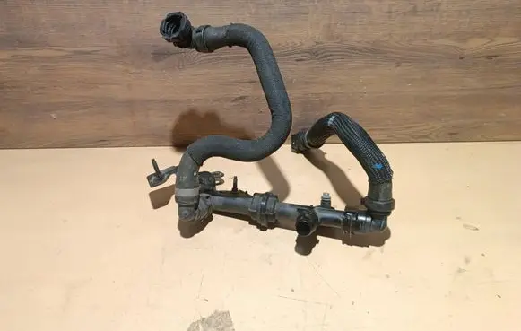 Peugeot 208 Engine coolant pipe/hose 9834745480