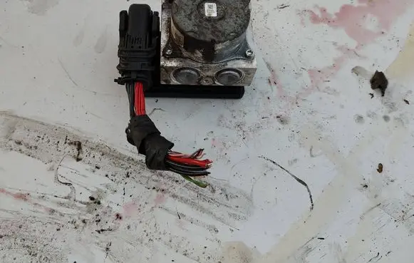Dacia Dokker ABS Pump 476608587R