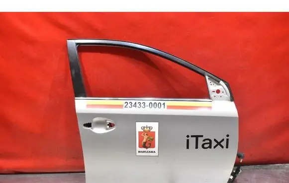 Toyota Auris E180 Front door 