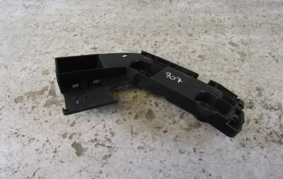 Volkswagen Golf VIII Rear bumper mounting bracket 5H6807394D