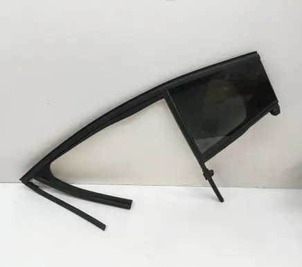Peugeot 408 II Rear vent window glass 9840713080