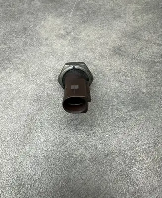 Audi A4 S4 B6 8E 8H Oil pressure sensor 038919081D