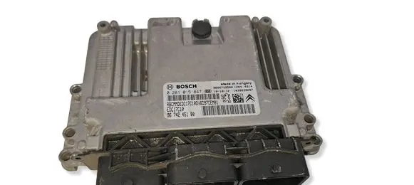 Peugeot 208 I Engine control unit/module 9666729580 9674245180 0281015847