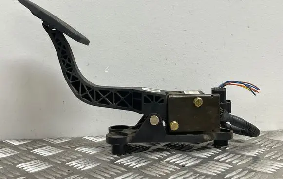 Mercedes-Benz A W168 Accelerator throttle pedal Aaxpjl074