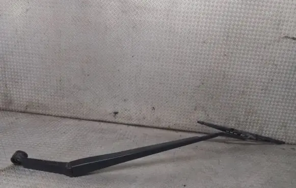 Toyota Avensis Verso Windshield/front glass wiper blade 
