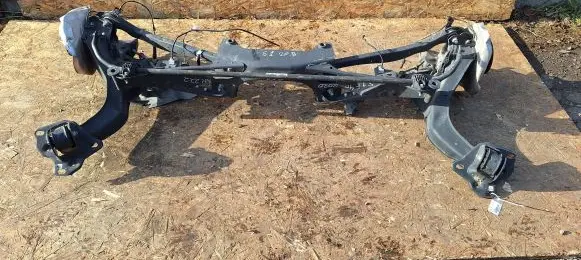 BMW 1 F40 Rear axle beam 6851560