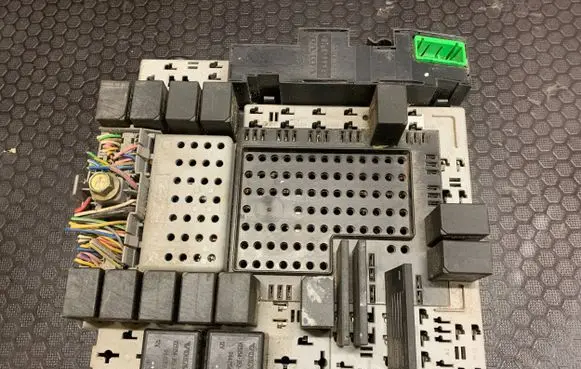 Volvo XC90 Comfort/convenience module 30682664 03W513 08688513