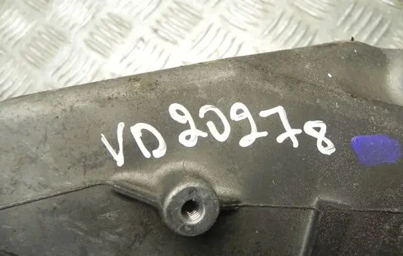 Mercedes-Benz C AMG W205 Engine mount bracket A2742231004