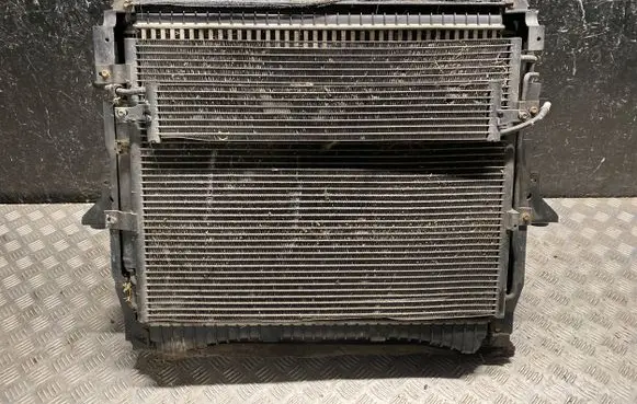 Land Rover Discovery 4 - LR4 Coolant radiator AH328T000CJ