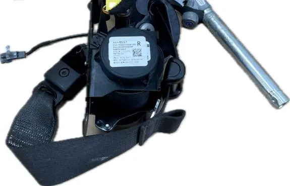 Buick Enclave II Front seatbelt 84198557