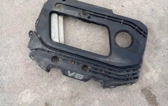 Volkswagen Golf IV Engine cover (trim) 071103925