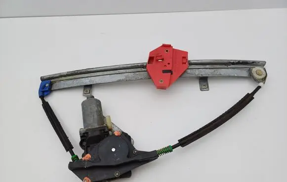 Ford Mondeo Mk III Front door window regulator with motor 0130821681