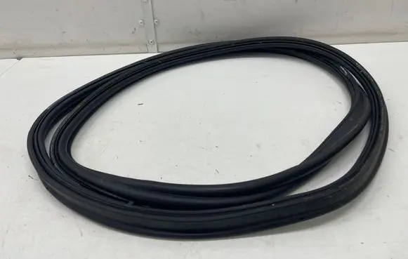 Audi A3 8Y Trunk rubber seal (body) 8Y5827705B