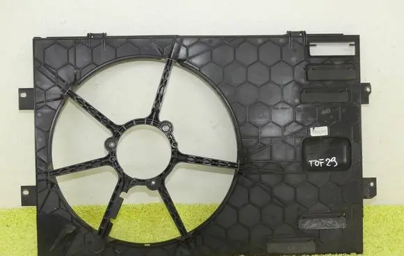 Volkswagen Transporter - Caravelle T6 Radiator cooling fan shroud 7E0121207B