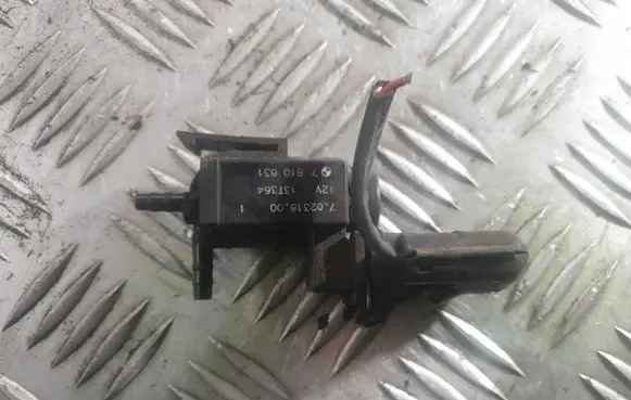 BMW 5 F10 F11 Turbo solenoid valve 7810831