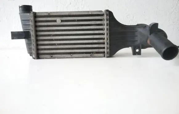Opel Zafira A Intercooler radiator 24436438 81770