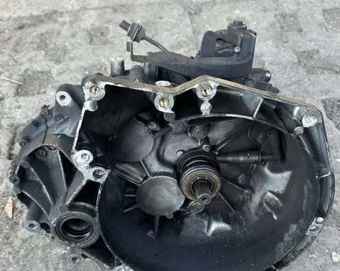 Ford Focus Manual 6 speed gearbox AV6R7002HG 23011292