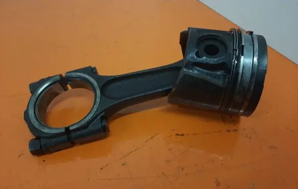 Volvo V50 Piston 085190