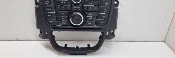 Head unit multimedia control