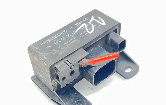 Glow plug pre-heat relay