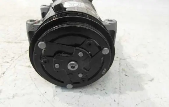 Jeep Compass Air conditioning (A/C) compressor (pump) 51979374