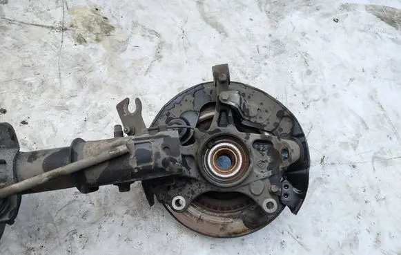 Peugeot 308 Front wheel hub spindle knuckle 