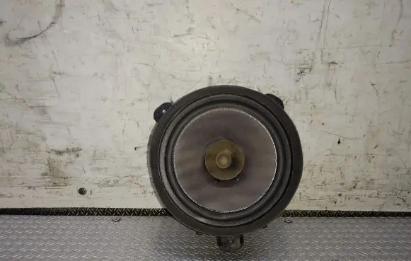 Mitsubishi Grandis Front door speaker MR986442 EAS16P651C3