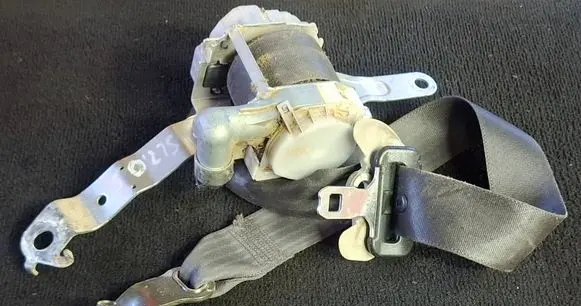 Subaru Legacy Front seatbelt 7M4520P 0432127
