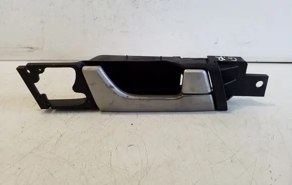 Chevrolet Captiva Rear door interior handle SWC200412