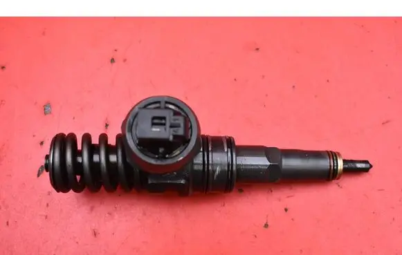 Skoda Fabia Mk1 (6Y) Fuel injector 038130073AG