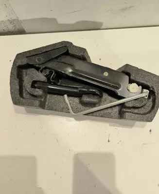 Toyota Aygo AB10 Tool set 243967