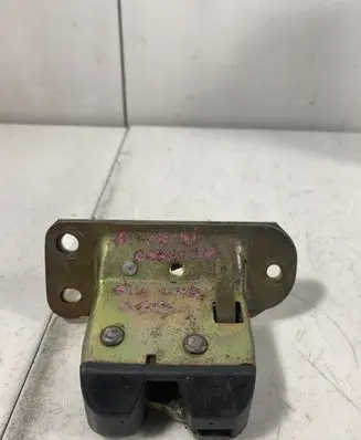 Mitsubishi Carisma Tailgate lock latch 