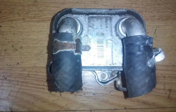 Opel Astra H Engine oil radiator 8972270080