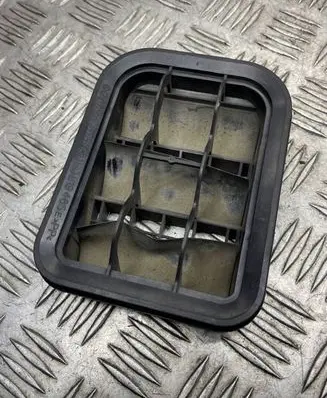 Skoda Octavia Mk2 (1Z) Quarter panel pressure vent 1H0819465E