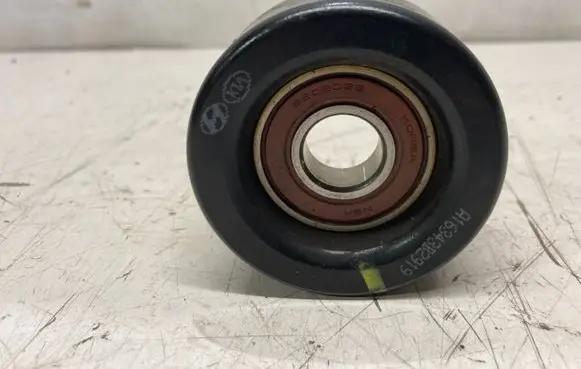 KIA Sportage Alternator belt tensioner pulley 252812A600