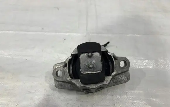 Jaguar F-Pace Engine mount bracket HK836A003HC